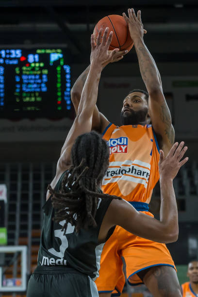 众对球员的 众对球员的