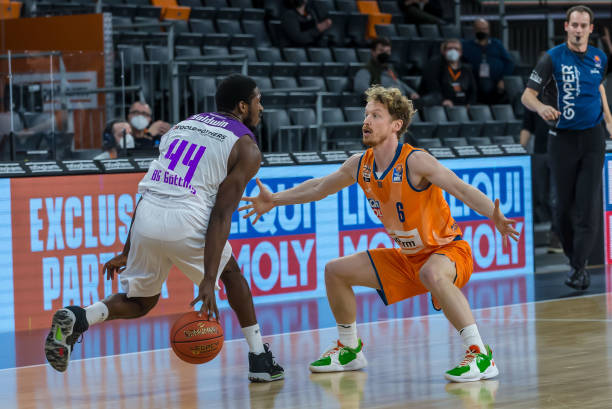 都在默默地 都在默默地